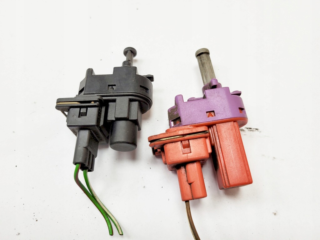 фото №1, Датчик стоп сцепления разъёмы focus mondeo fiesta transit tourneo fusion