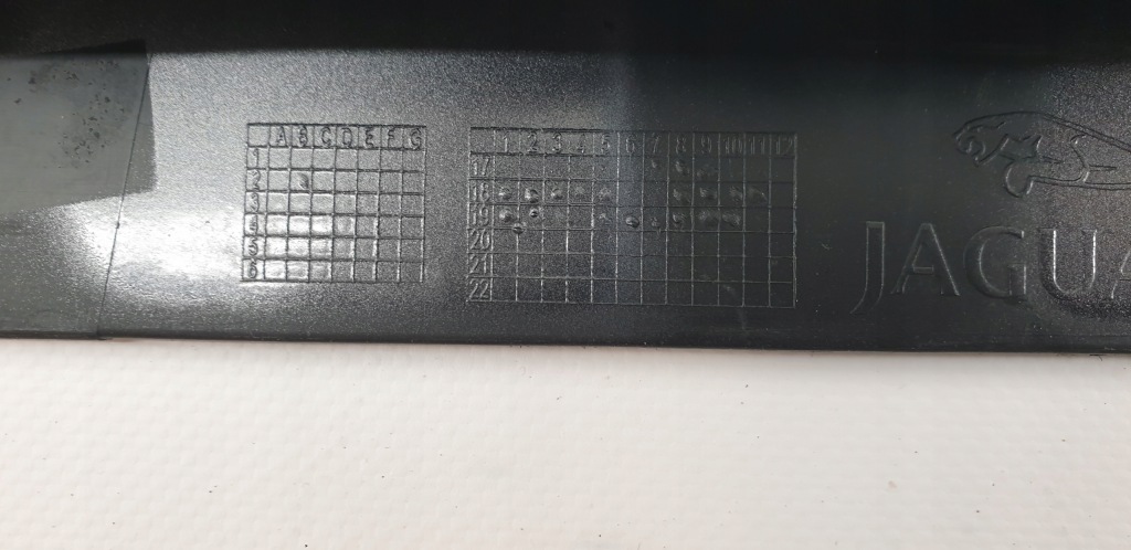 Дифузор накладка задній jaguar e-pace r-dynamic 2017-2022 j9c3-17h776-b в Україні