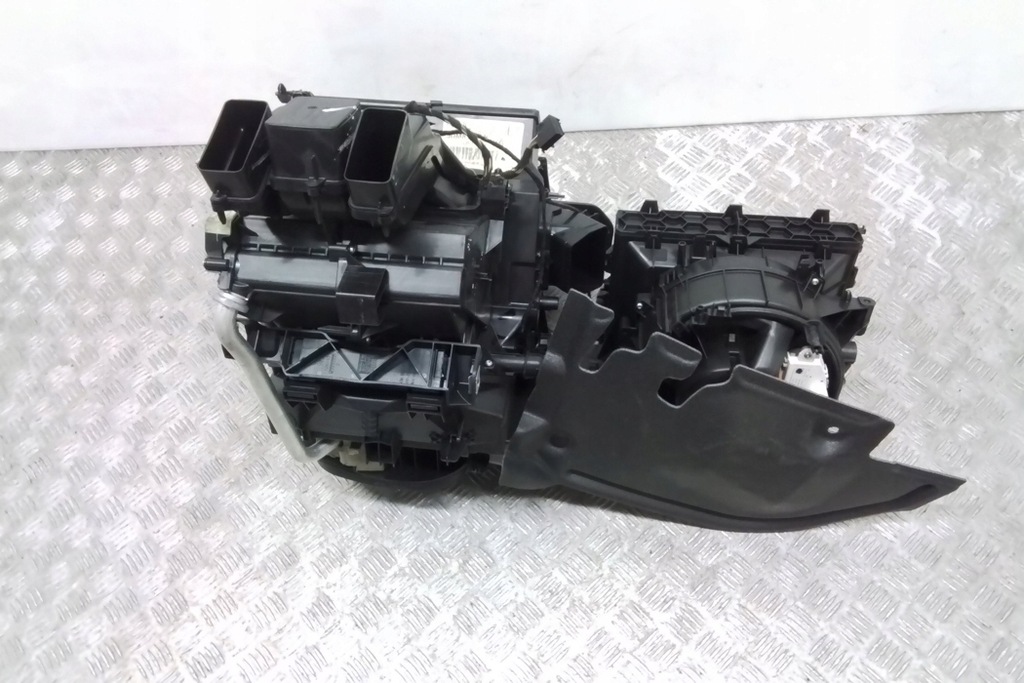 фото №10, Модуль коробка обігрівача салону vw jetta mk7 5qm816002f 1.4l бензиновий