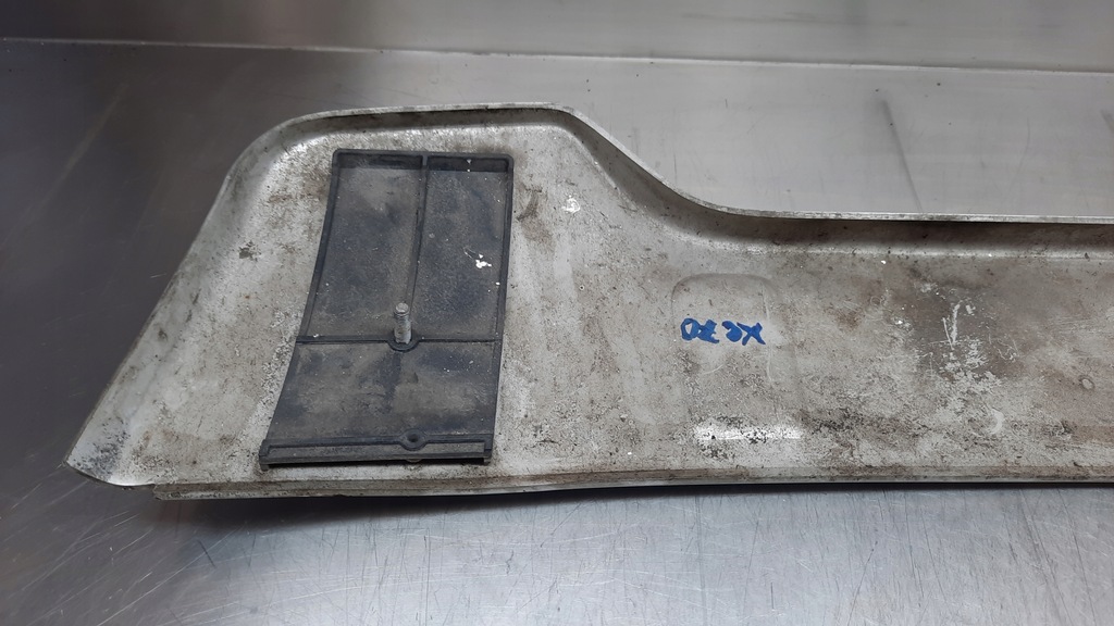 фото №9, Накладка бампера перед volvo xc70 00-04r