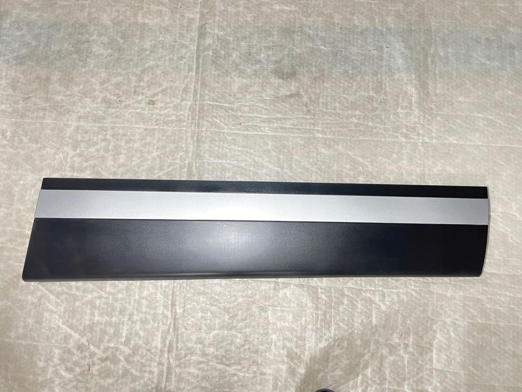 фото №1, Oryg. молдинг дверь land rover range rover velar l560 2017r.- правая перед