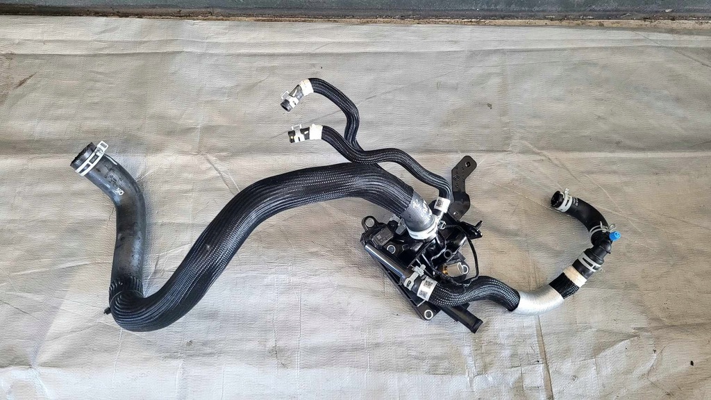 фото №1, Корпус термостата renault captur ii 1.6 e-tech 110605rf1a 215015770r