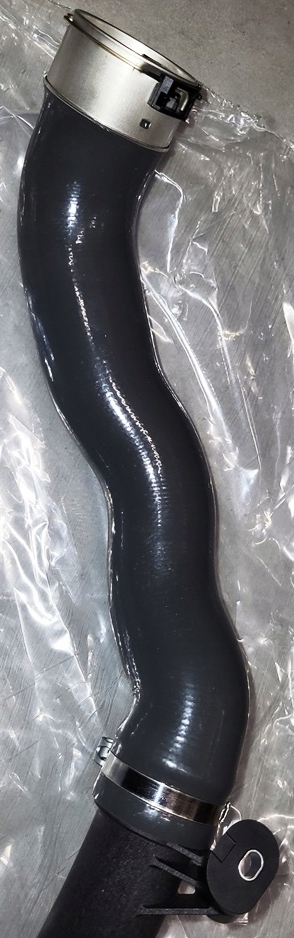 Труба пабтрубок  turbo интеркулер dacia renault 1.3 tce Недорого