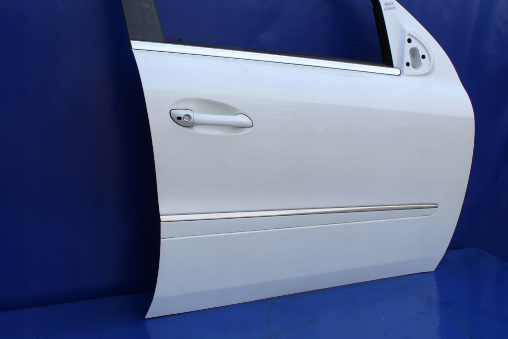 Купить Дверь перед правый передние правое mercedes ml w164 цвет 799 pierwszy лак