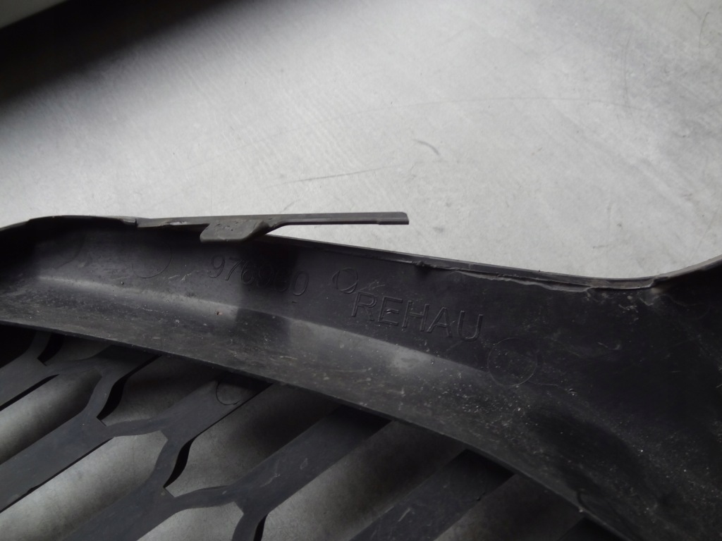 Решітка ліва бампера audi q7 ii lift 4m0807681am Недорого