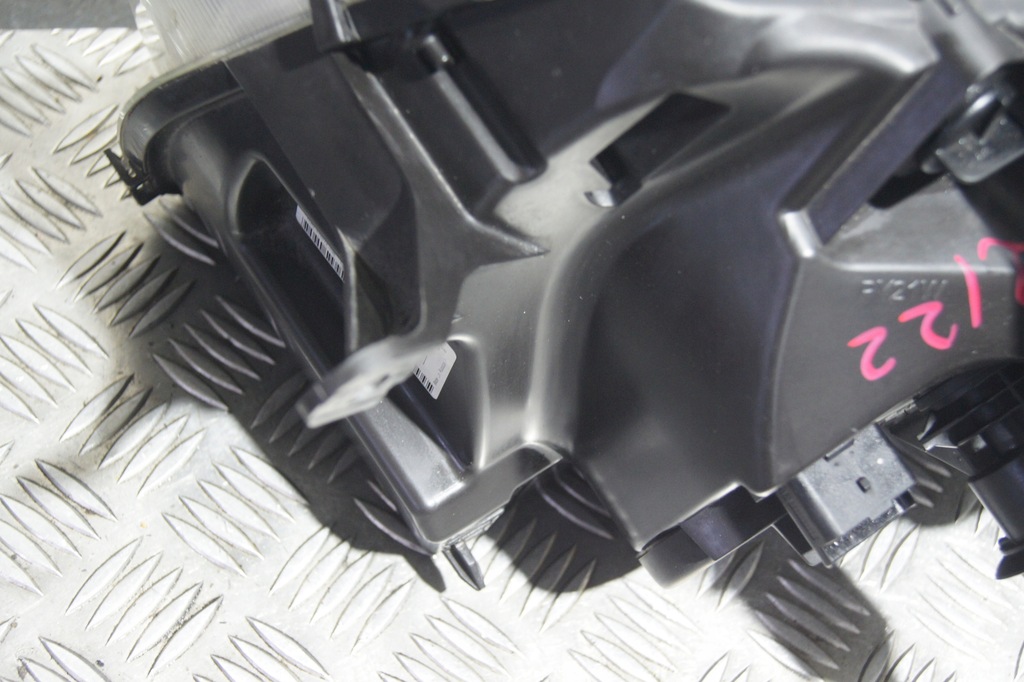 фото №9, Лампа передняя правая dacia duster 260100067r