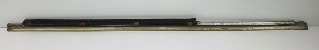 Молдинг декоративна двері правий задній mercedes w115 w114 в Україні