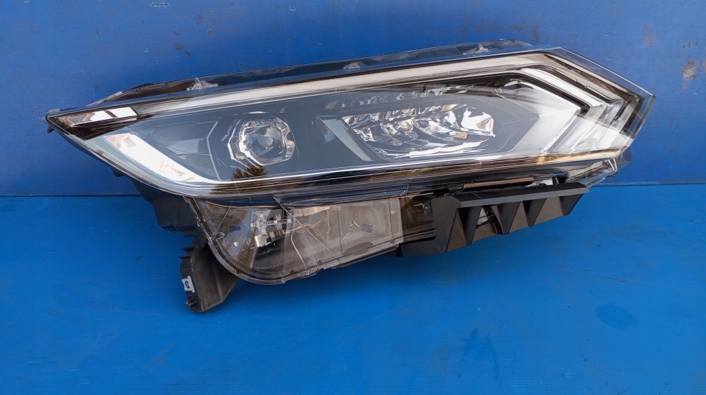 Купить 100-19011 фара правая  перед европа  nissan qashqai j11 led 2018-
