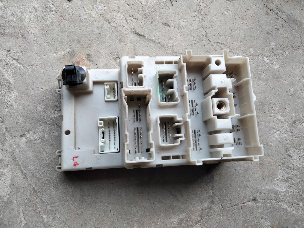 фото №1, Коробка запобіжників toyota rav4 ii 2.0 vvti 82733-42080