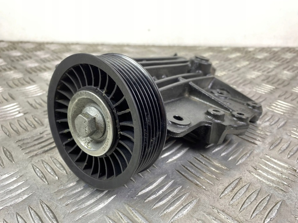 Купить 2022 jeep compass кронштейн генератора 46340747