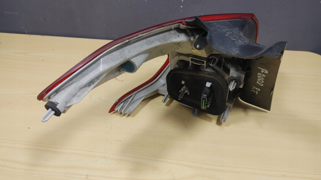 фото №7, Лампа правый задняя peugeot 2008 i 9678074380