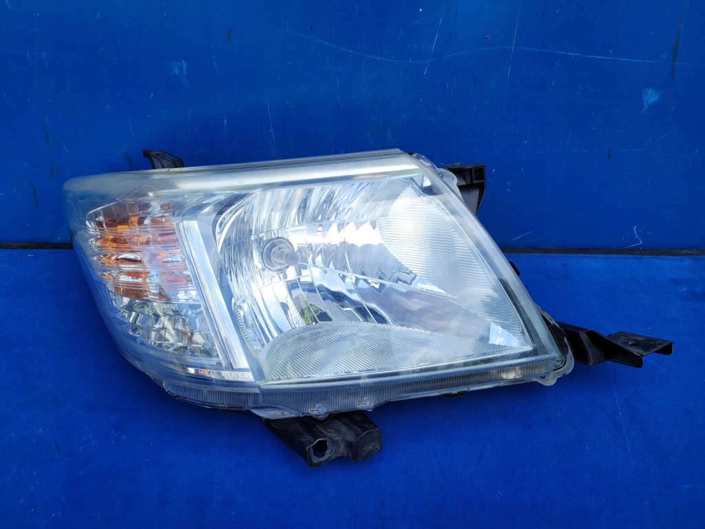 фото №1, Toyota hilux lift 2012-2015 12-15 фара лампа правая