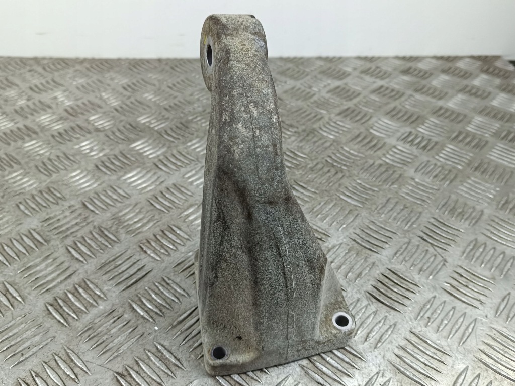 2019 ssangyong rexton кронштейн двигуна r6712231604 Оригінал