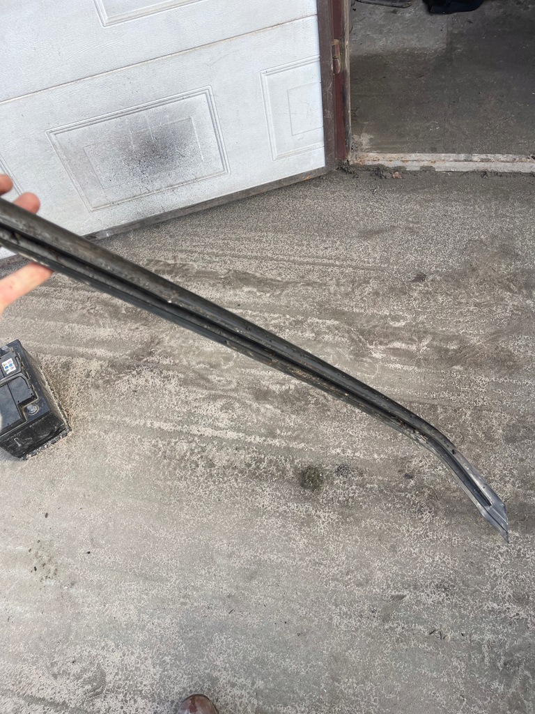 фото №9, Молдинг прокладка стекло передней mercedes w124