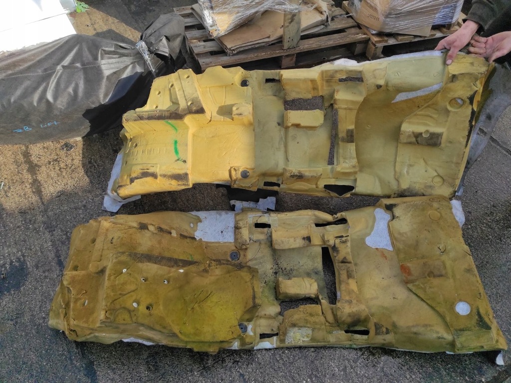 фото №7, Обшивка підлога audi a6 c8 sedan