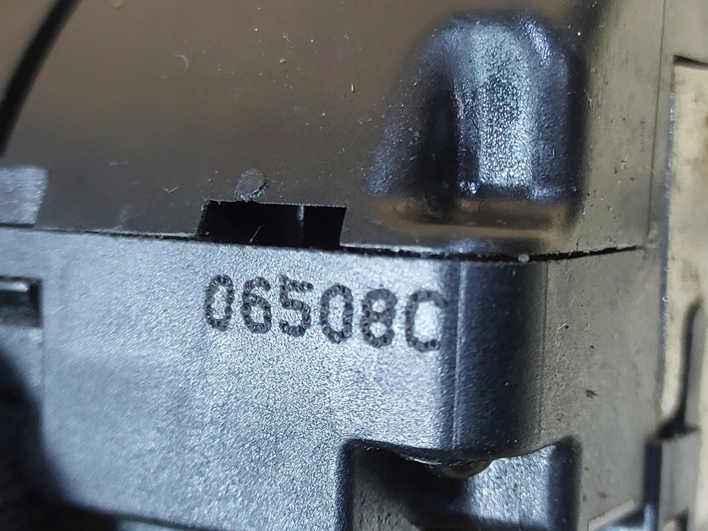 фото №7, Koleos i замок дверь левый задняя 3 pin 08-