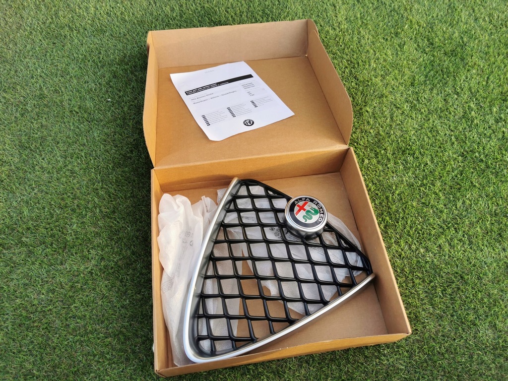 фото №1, Alfa romeo giulia veloce quadrifoglio решётка радиатора новый!