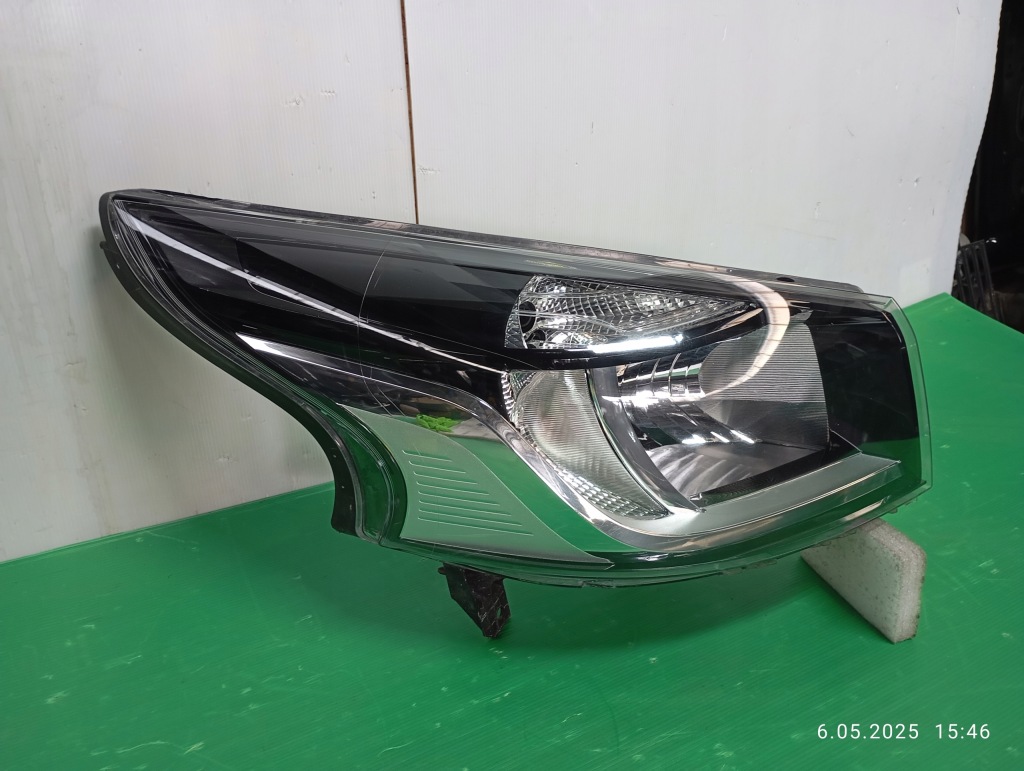 фото №3, Лампа права перед передня renault trafic iii 260109424r