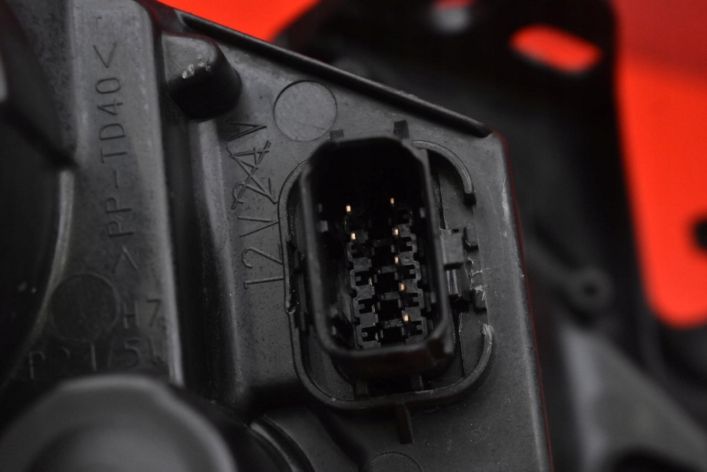 фото №7, Фара левый лампа перед eu 9682519180 peugeot 3008 1 i 10-13