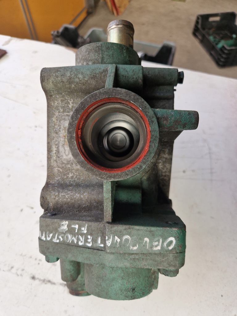 фото №6, Корпус термостата volvo fl renault gama d d8k