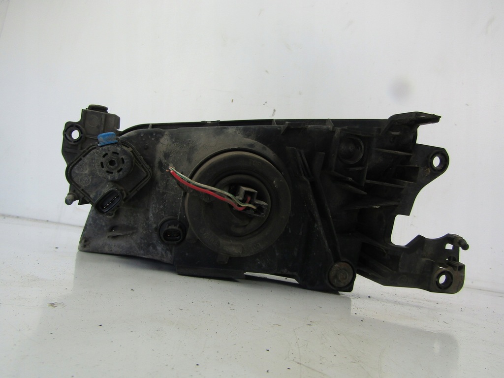 фото №2, Mazda demio dw фара правий 5d