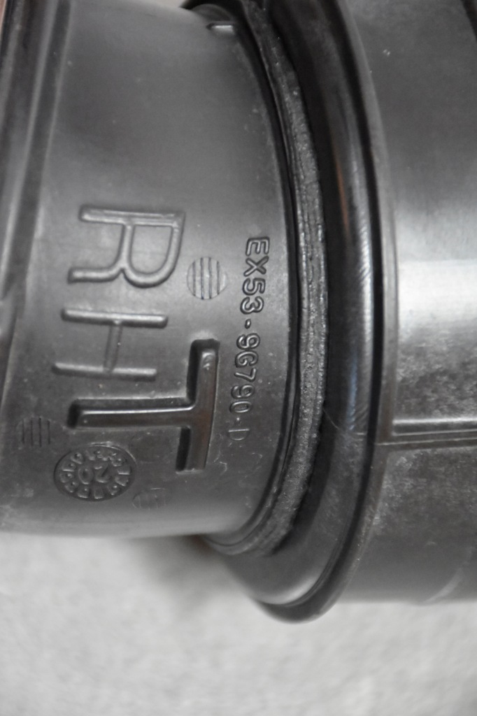 Резонатор диффузор труба воздуха jaguar f-type x152 5.0v8 2022r ex539g790d в Украине