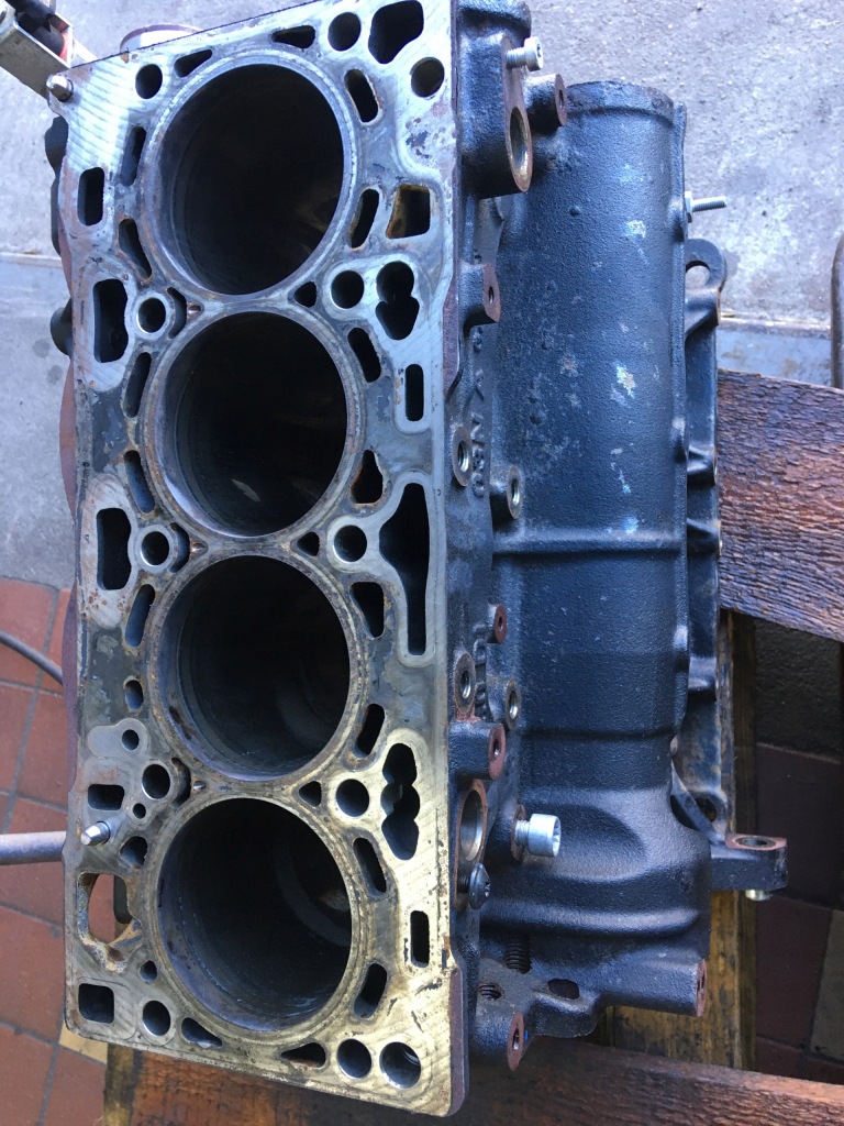 фото №1, Блок двигуна audi 2.0tdi cnh 03n023a
