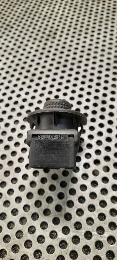 Купити Кнопка регулювання дзеркал 8200002442b