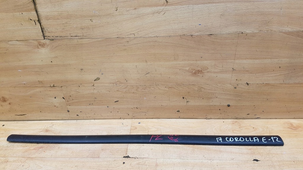 фото №1, Молдинг бічна двері перед ліва toyota corolla ix e12