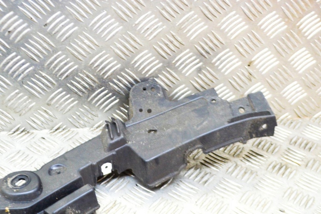 фото №5, Jaguar i-pace x590 задній правий кронштейн бампера j9d3-17b930-a 2019