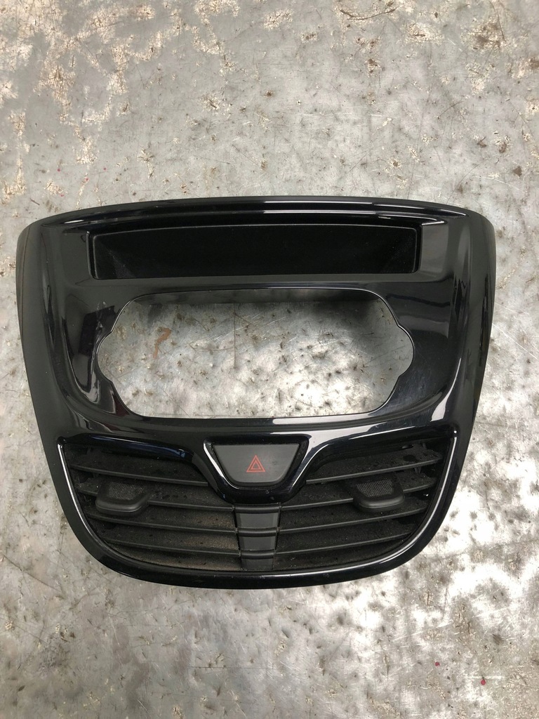 фото №1, Решітка обдув середня рамка радіо opel karl 95072439 95439973