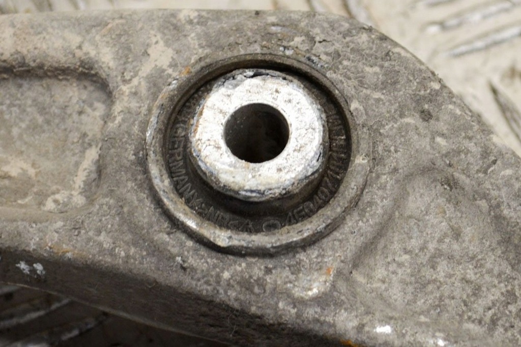 фото №5, Audi a6 c7 2.0 tdi передній лівий нижній важіль 8k0407155c 140kw 2014