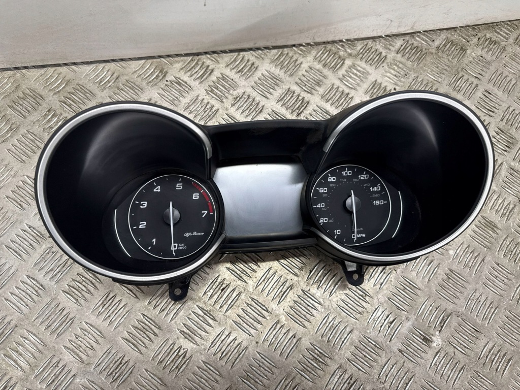 Купити Лічильник alfa romeo stelvio 50559452