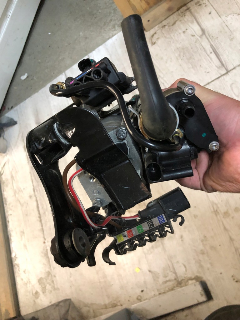 фото №7, Компрессор подвеска bmw 5 g31 g32 gt 443021001