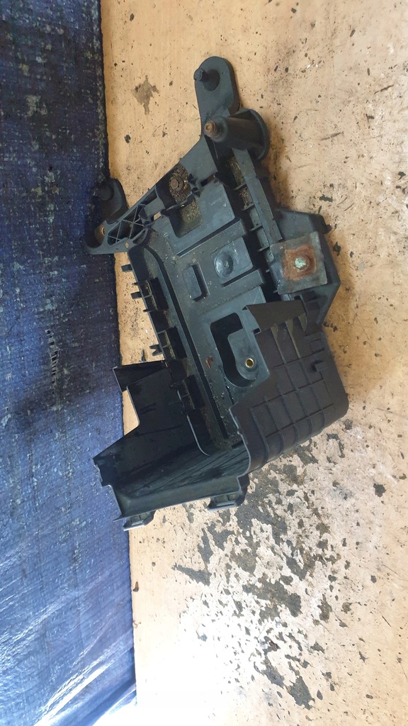 фото №1, Vw passat b6 основание аккумулятор