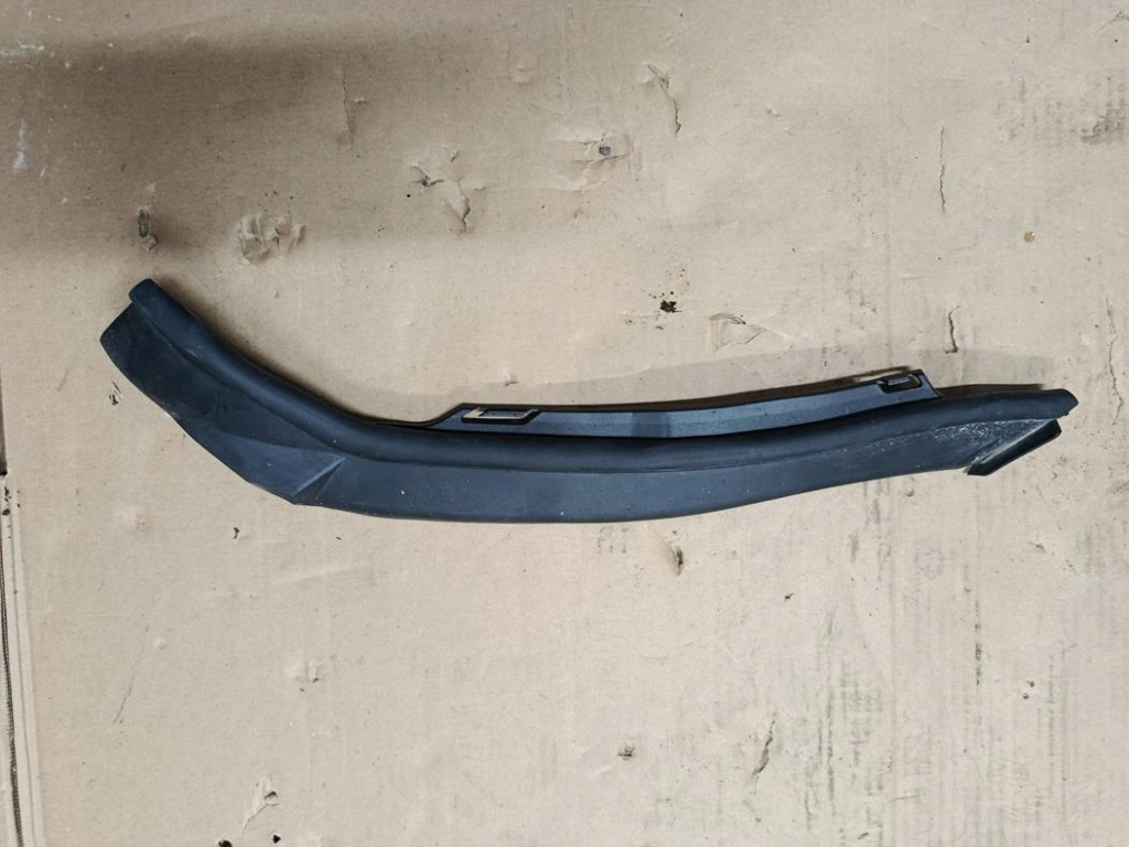 Купить Прокладка левая фонари капот перед bmw 1 f70 оригинал