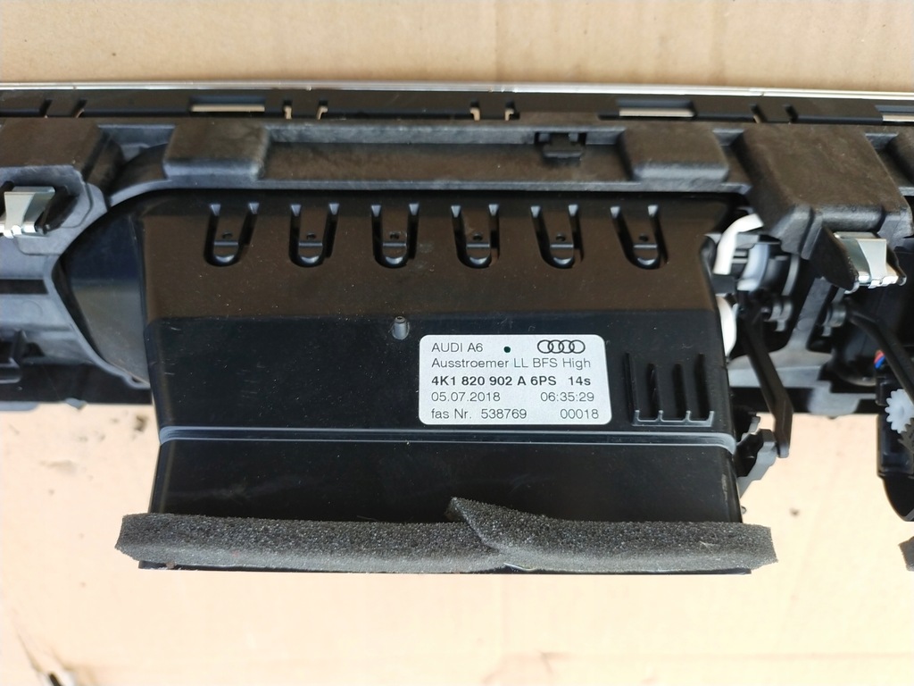 фото №6, Решітка обдув audi a6 c8 4k1820902a