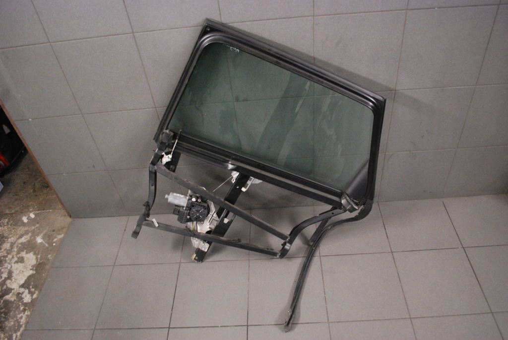 фото №6, Рамка направляющая стекло правый задняя audi a6 c5 kombi