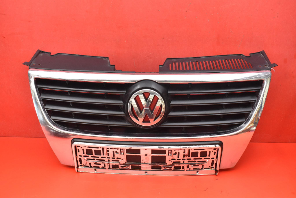 фото №1, Решітка радіатора решітка радіатора czarna хром 3c0853651 vw passat b6 sedan 05-10