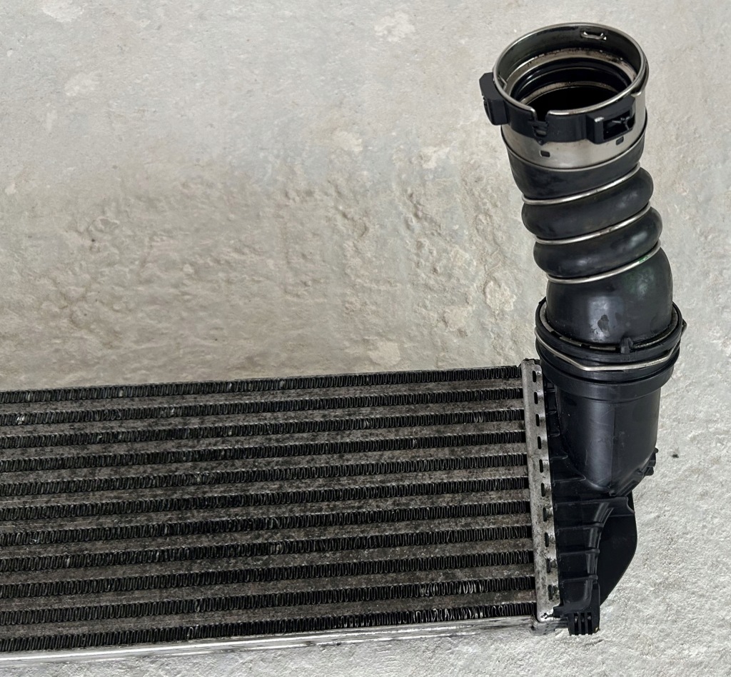 Купити Радіатор повітря інтеркулер bmw x5 f15 f16 30d 258km 8570448