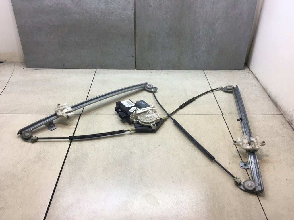 фото №1, Подъемник стекло левый перед 807 2.0 hdi