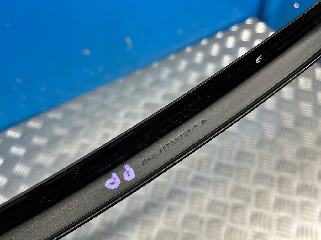 фото №4, Mercedes w212 молдинг вертикальна двері правий перед