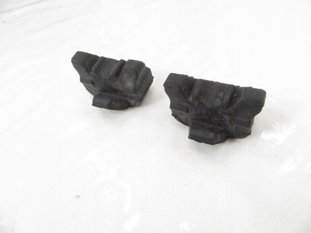 Подшипник резиновые радиатора кронштейн bmw e81 e82 e84 e87 e88 e90 e91 e92 e93 Недорого