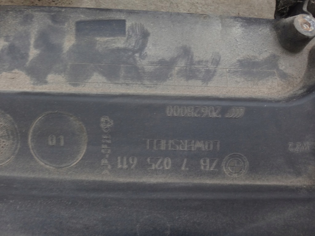 Пластик накладка багажника кришки задній bmw x5 e53 Недорого