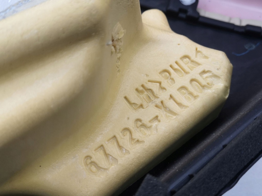 Lexus ct 200h 2012 ліва сторона обшивки / обшивка двері задніх Доставка