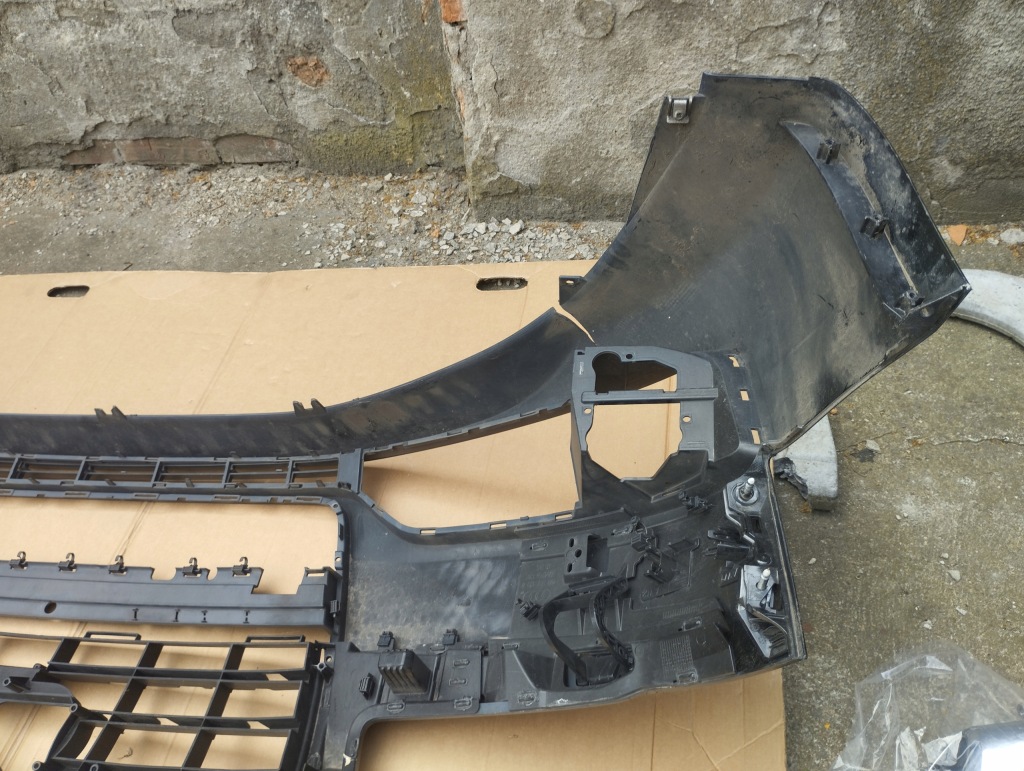 Audi a8 d4 рестайлінг  4h0 передній бампер перед Зі Шроту