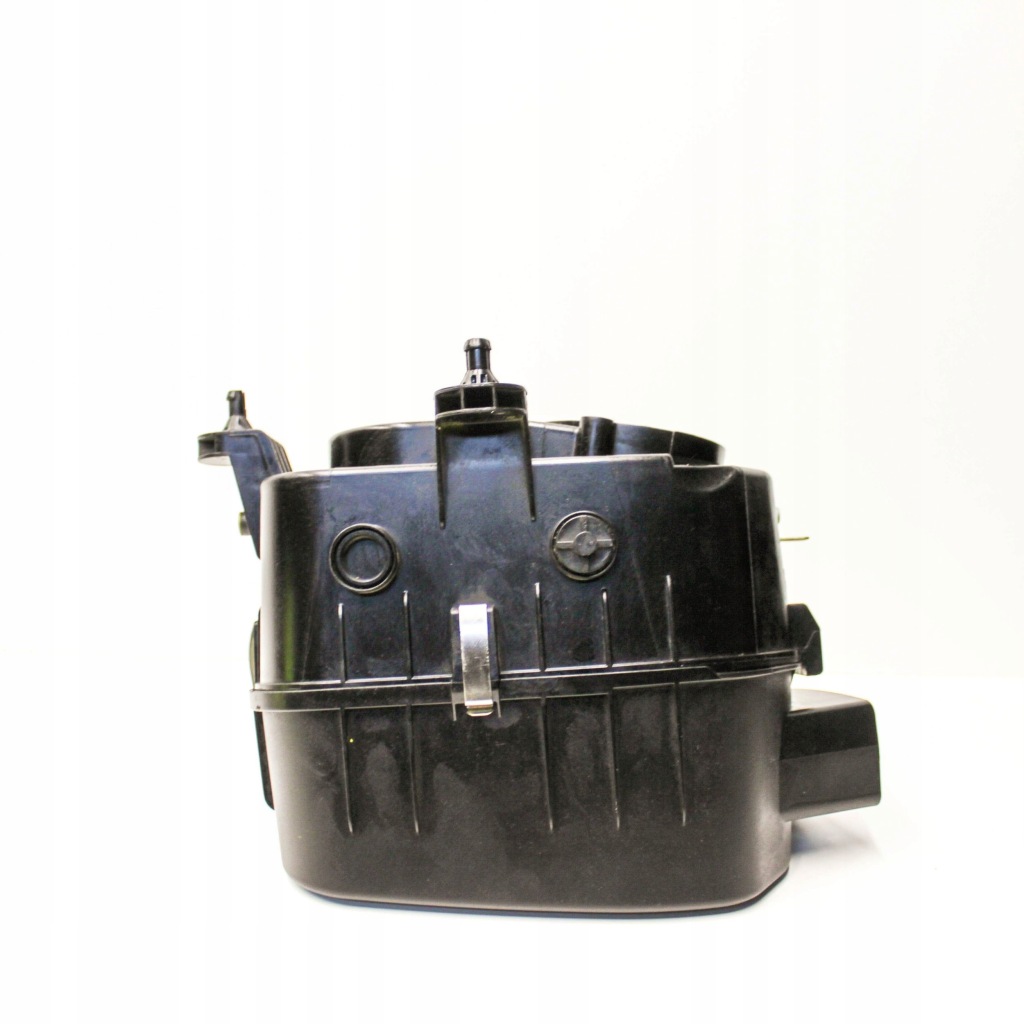 Maserati ghibli 2017 корпус фильтра воздуха в Украине