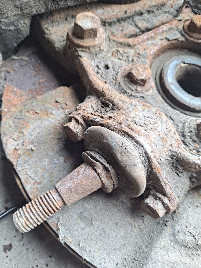 фото №3, Поворотный кулак правый перед volvo xc90 2.9 t6