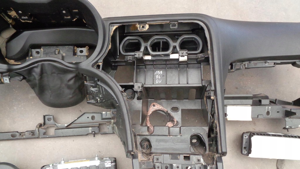 фото №3, Приборная панель консоль подушки безопасности ремни alfa romeo 159 lift