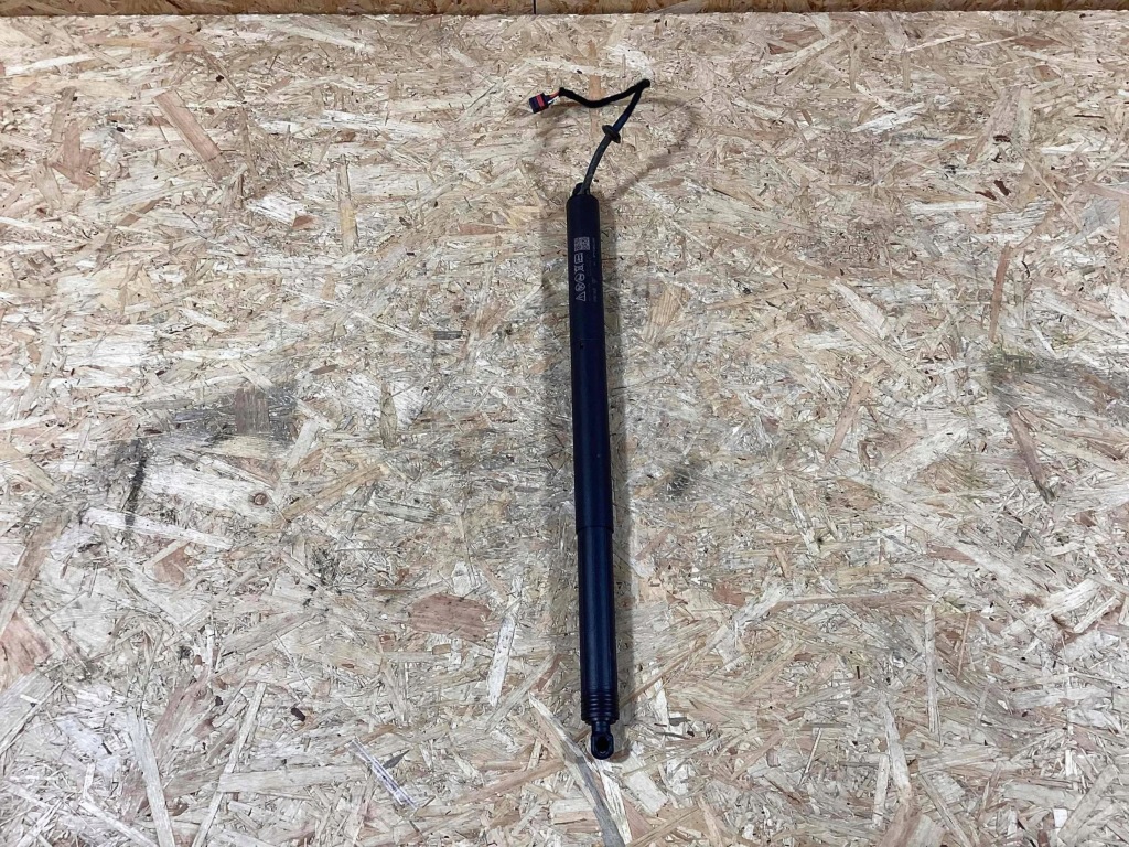 фото №1, Porsche macan 2021 з задній амортизатори